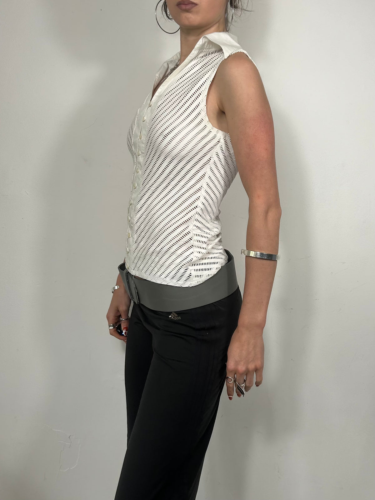 042 Sleeveless Blouse