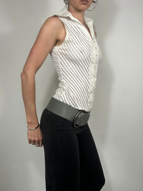 042 Sleeveless Blouse