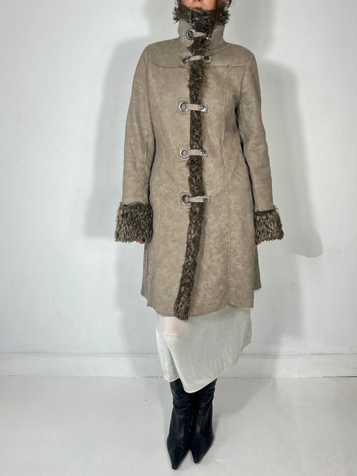 137 Eyelet Trench