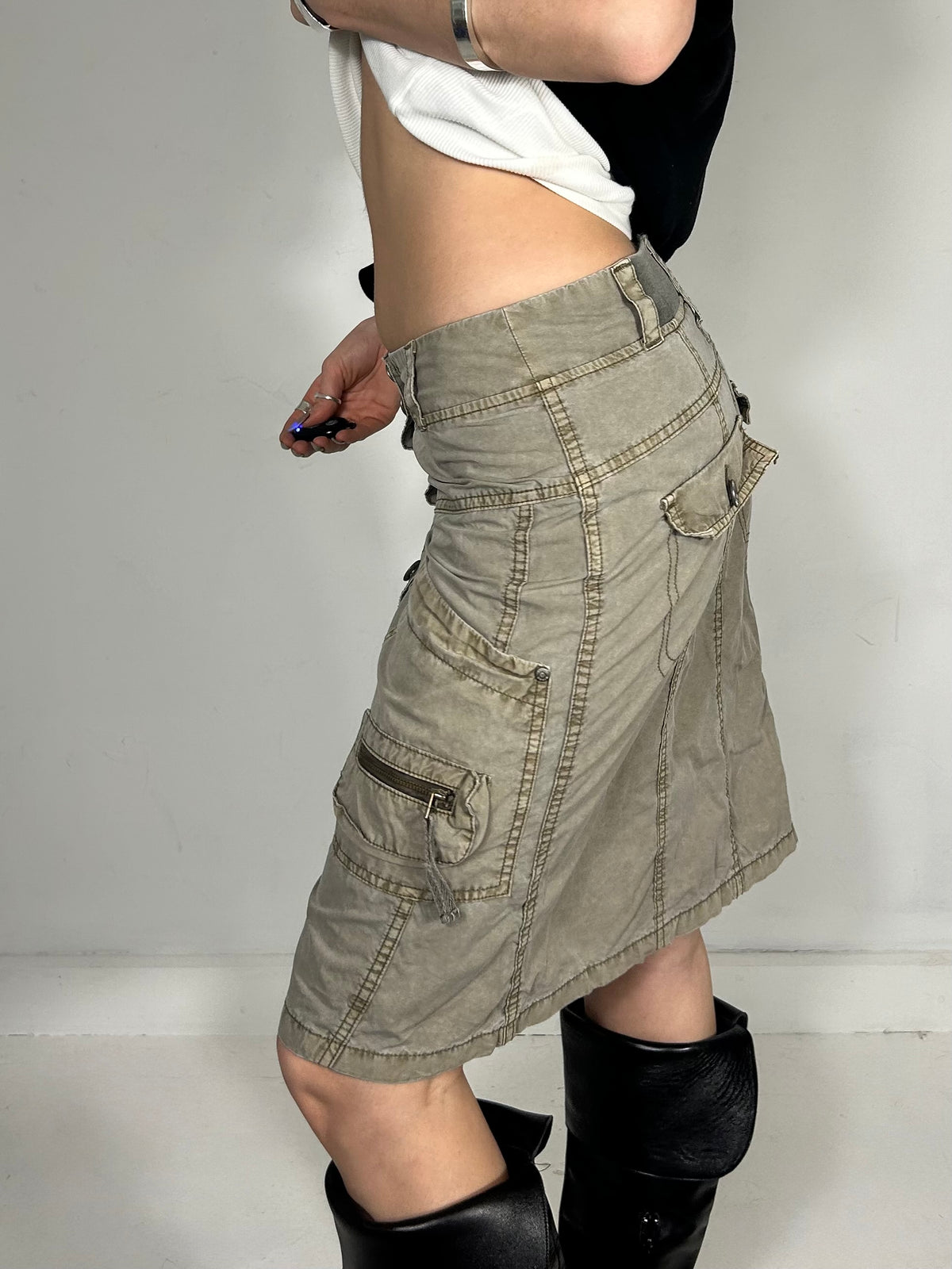 318 Button Midi