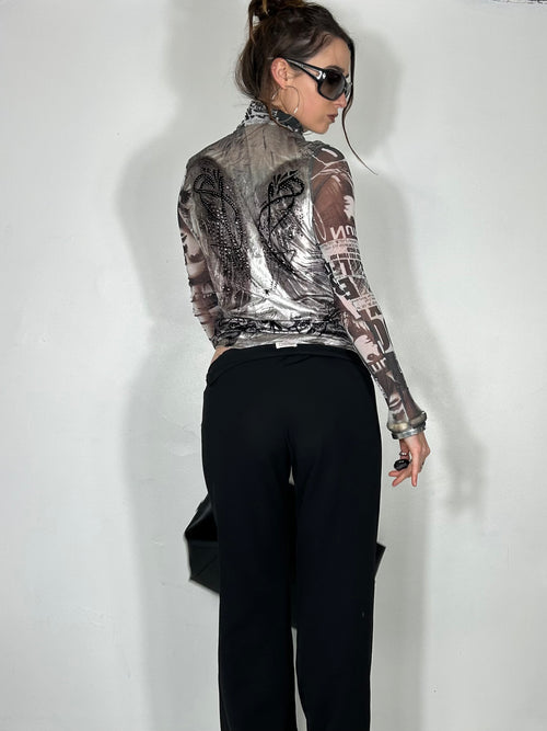 520 Graphic Turtleneck