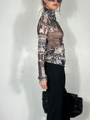 520 Graphic Turtleneck