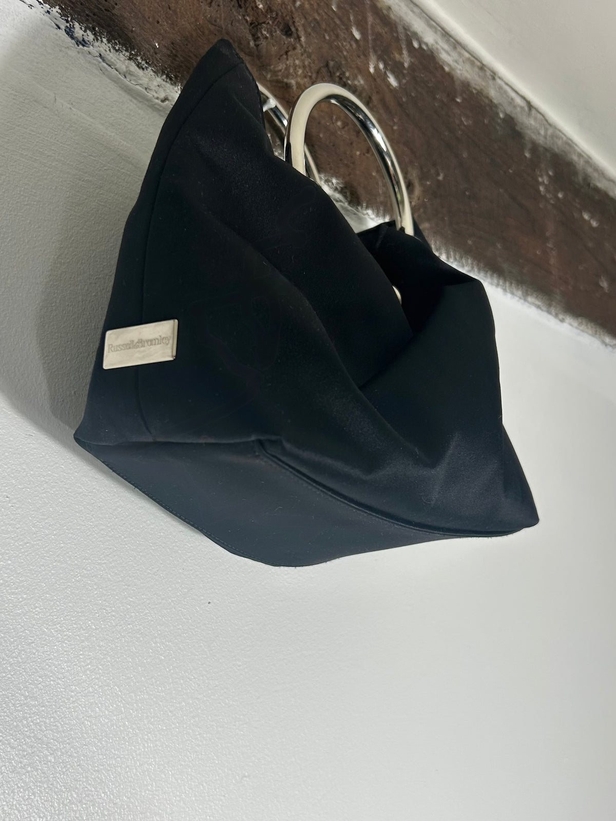 Hoop Clutch