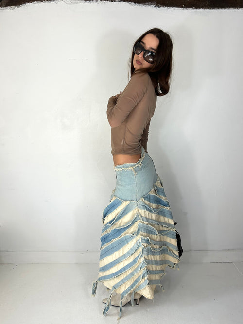 587 Distressed Maxi